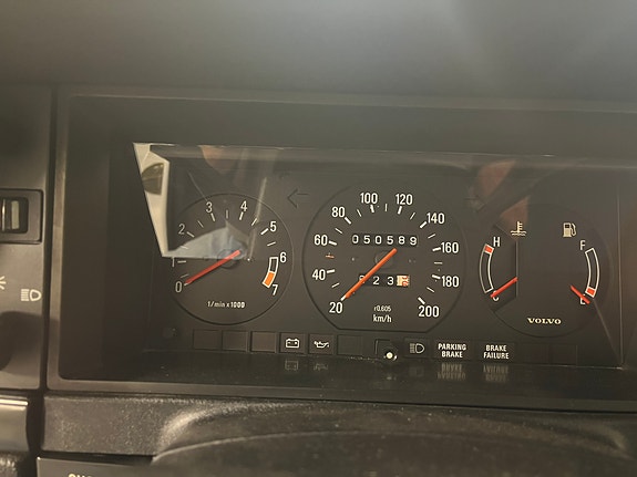 Volvo 240 4 of 5