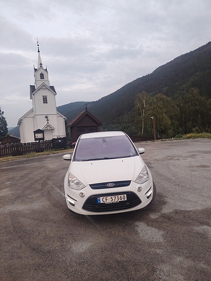 Ford S-MAX 3 of 5
