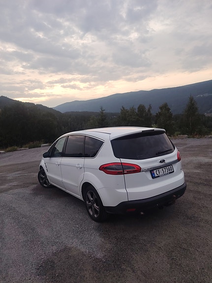 Ford S-MAX 4 of 5