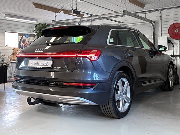 Audi e-tron 5 of 5
