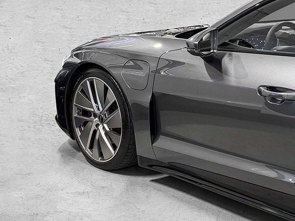 Audi e-tron GT 4 of 30