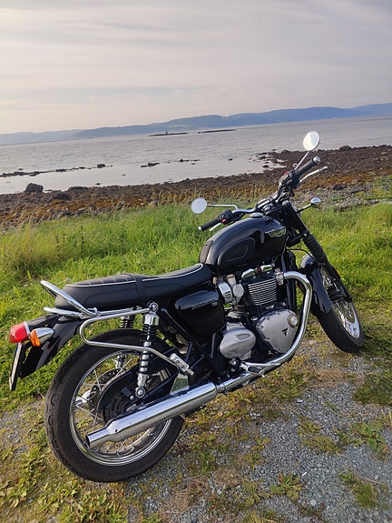 Triumph Bonneville T120 4 of 5