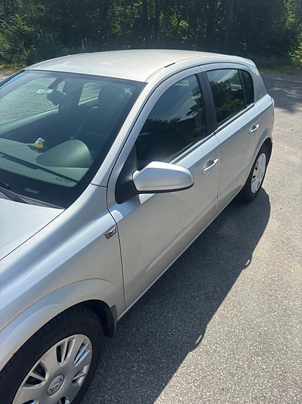 Opel Astra 2 of 5