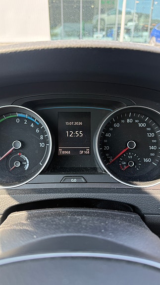 Volkswagen e-Golf VII 3 of 5