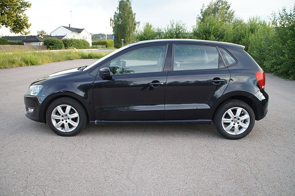Volkswagen Polo 2 of 5