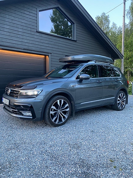 Volkswagen Tiguan 2 of 5