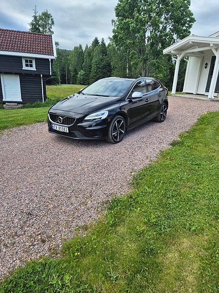 Volvo V40 4 of 5