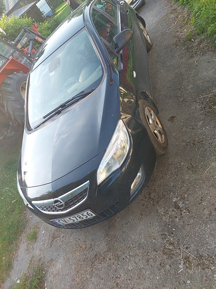 Opel Astra 2 of 4