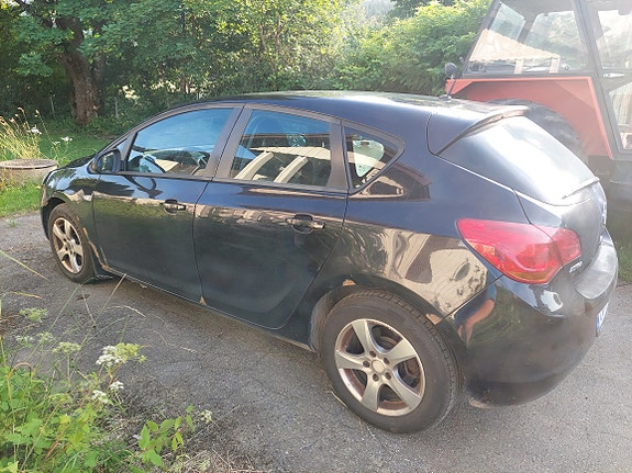 Opel Astra 4 of 4