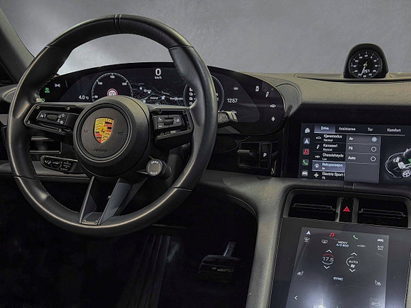 Porsche Taycan 18 of 30