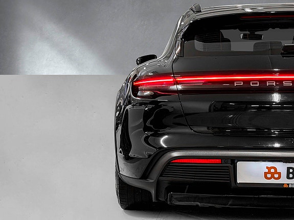 Porsche Taycan 6 of 30