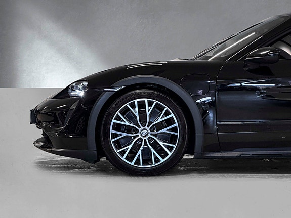 Porsche Taycan 11 of 30