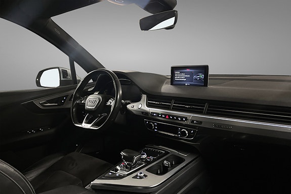 Audi Q7 13 of 18