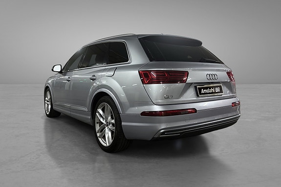 Audi Q7 6 of 18