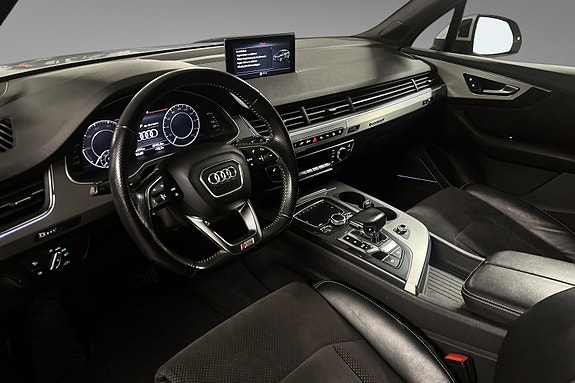 Audi Q7 8 of 18