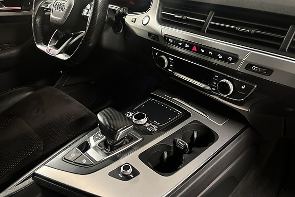 Audi Q7 14 of 18