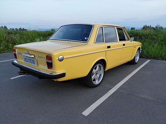 Volvo 140 3 of 5