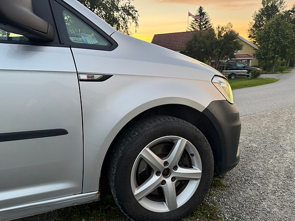 Volkswagen Caddy Maxi 10 of 22