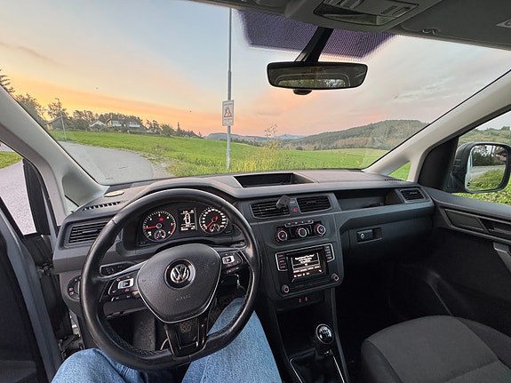 Volkswagen Caddy Maxi 22 of 22