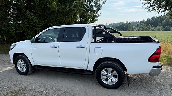 Toyota HiLux 5 of 5