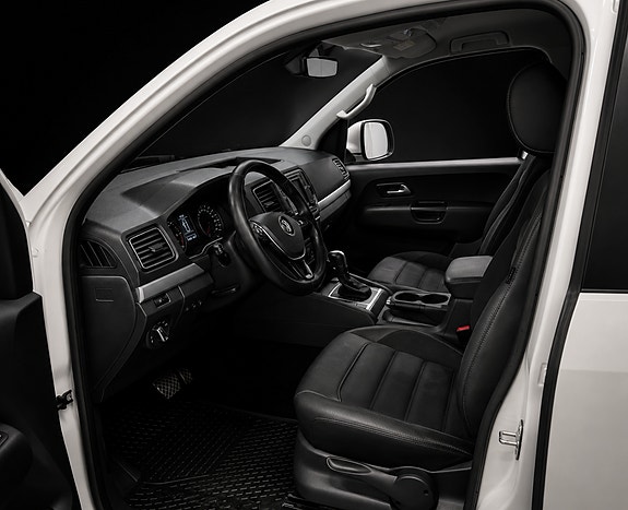 Volkswagen Amarok 3 of 5