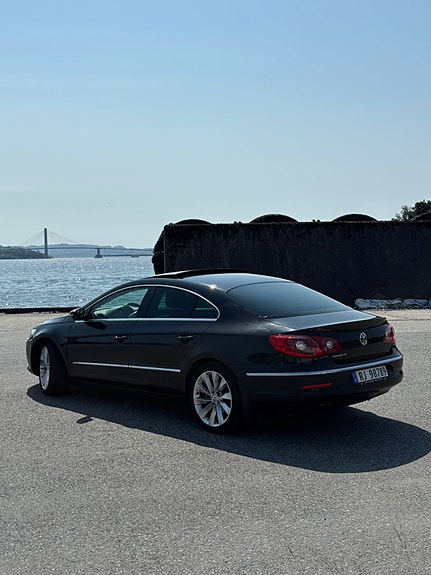 Volkswagen Passat CC 4 of 5