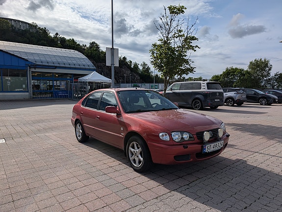 Toyota Corolla 3 of 5