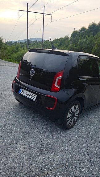 Volkswagen e-Up! 3 of 5