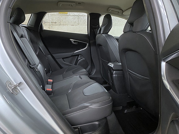 Volvo V40 17 of 18