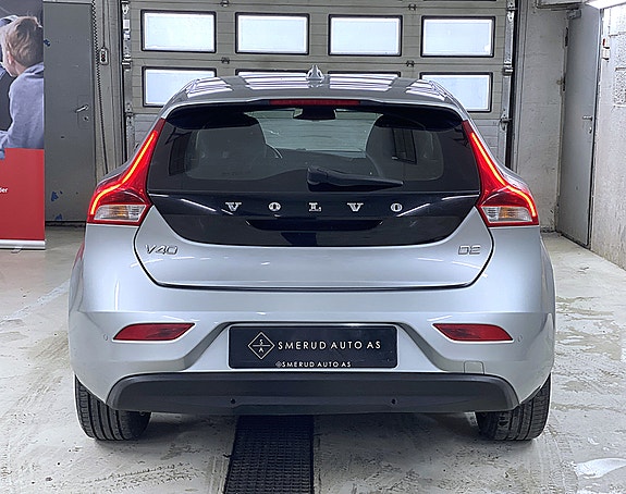 Volvo V40 9 of 18