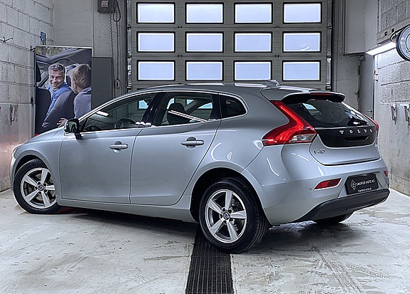 Volvo V40 5 of 5