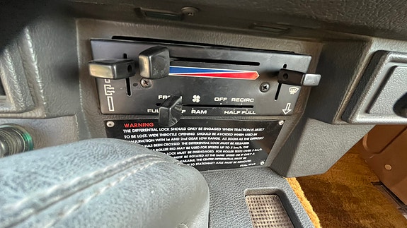 Land Rover Range Rover 17 of 30