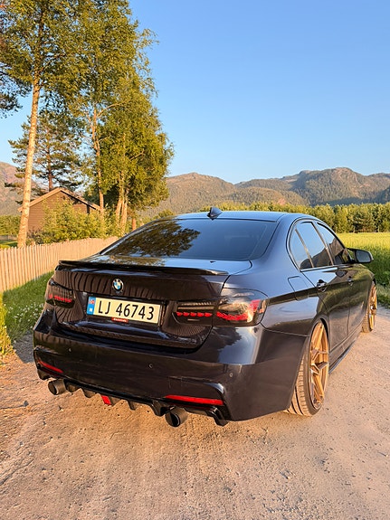 BMW 320d 5 of 5
