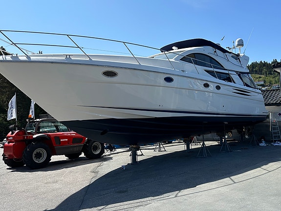 Fairline Phantom 50. Stor Onan Generator.3 lugarer. 2 store bad med dusj. 4 of 5