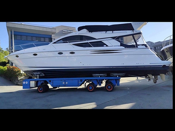 Fairline Phantom 50. Stor Onan Generator.3 lugarer. 2 store bad med dusj. 5 of 5