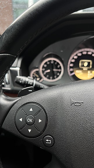 Mercedes-Benz E250 13 of 30