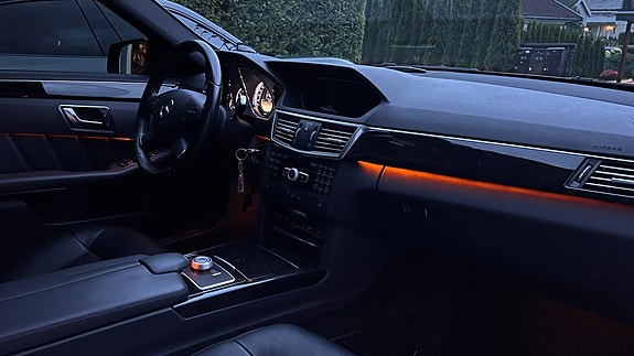 Mercedes-Benz E250 25 of 30