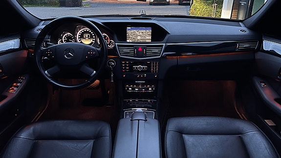 Mercedes-Benz E250 26 of 30