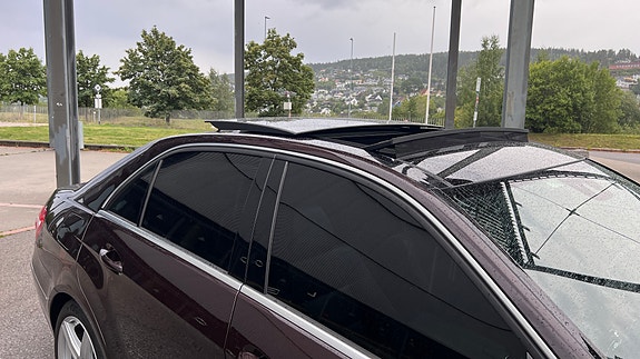 Mercedes-Benz E250 7 of 30