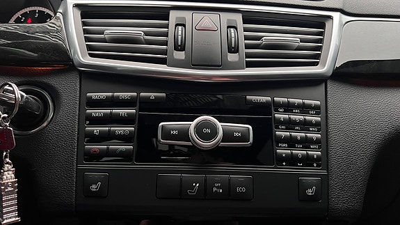 Mercedes-Benz E250 16 of 30