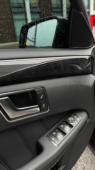 Mercedes-Benz E250 18 of 30