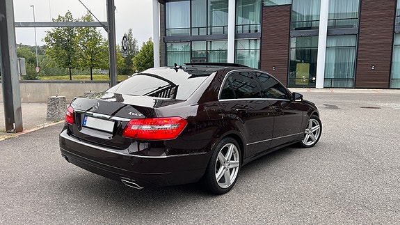 Mercedes-Benz E250 5 of 30