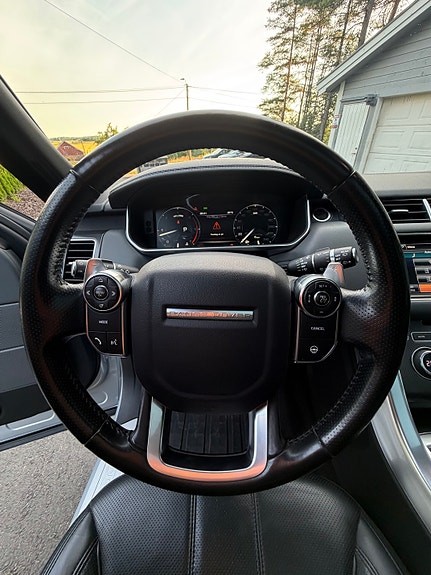 Land Rover Range Rover 23 of 30