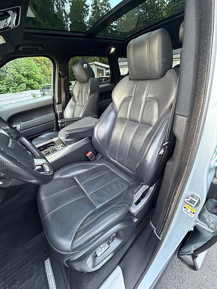 Land Rover Range Rover 26 of 30