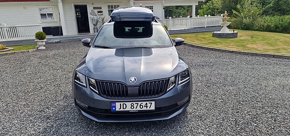Skoda Octavia 2 of 5