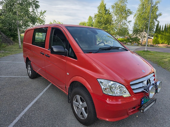 Mercedes-Benz Vito 113 2 of 5