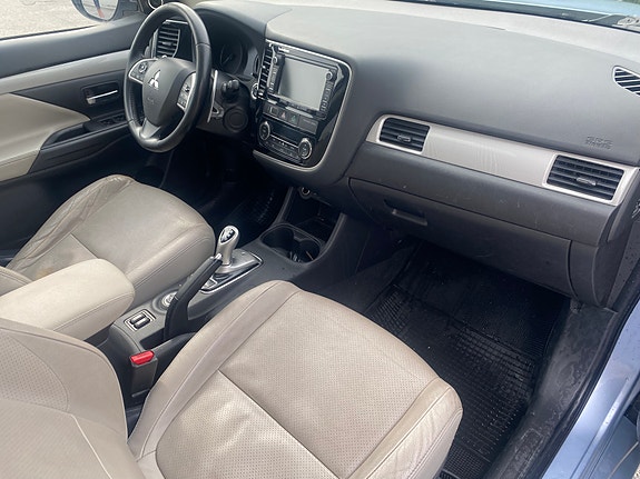 Mitsubishi Outlander 9 of 15
