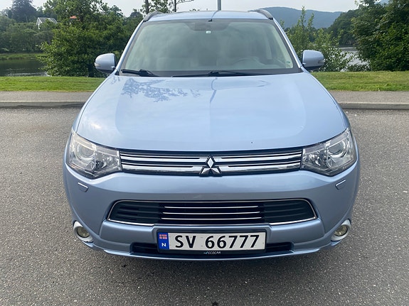 Mitsubishi Outlander 2 of 15