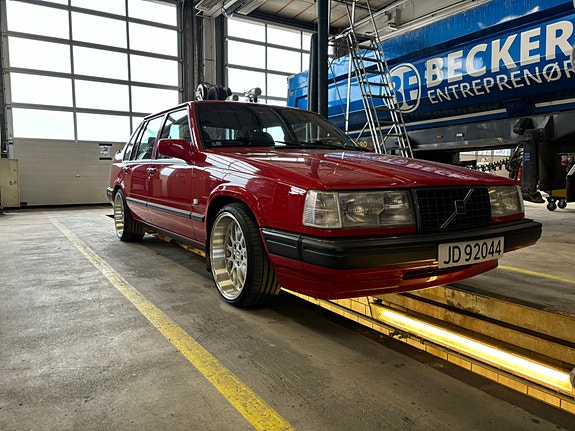 Volvo 940 2 of 5