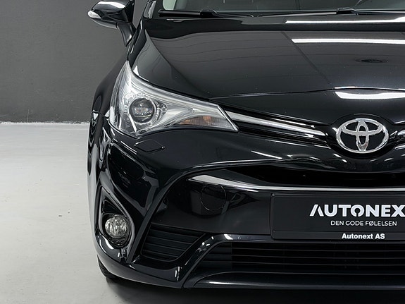 Toyota Avensis 3 of 5